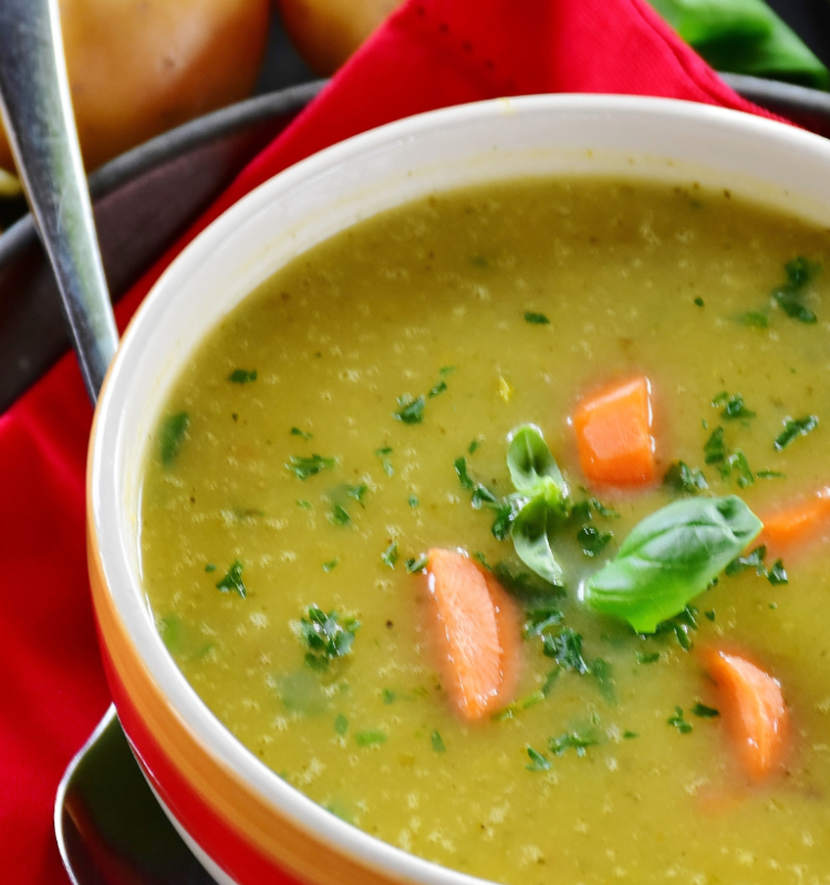 bowl of broccoli cheese soup